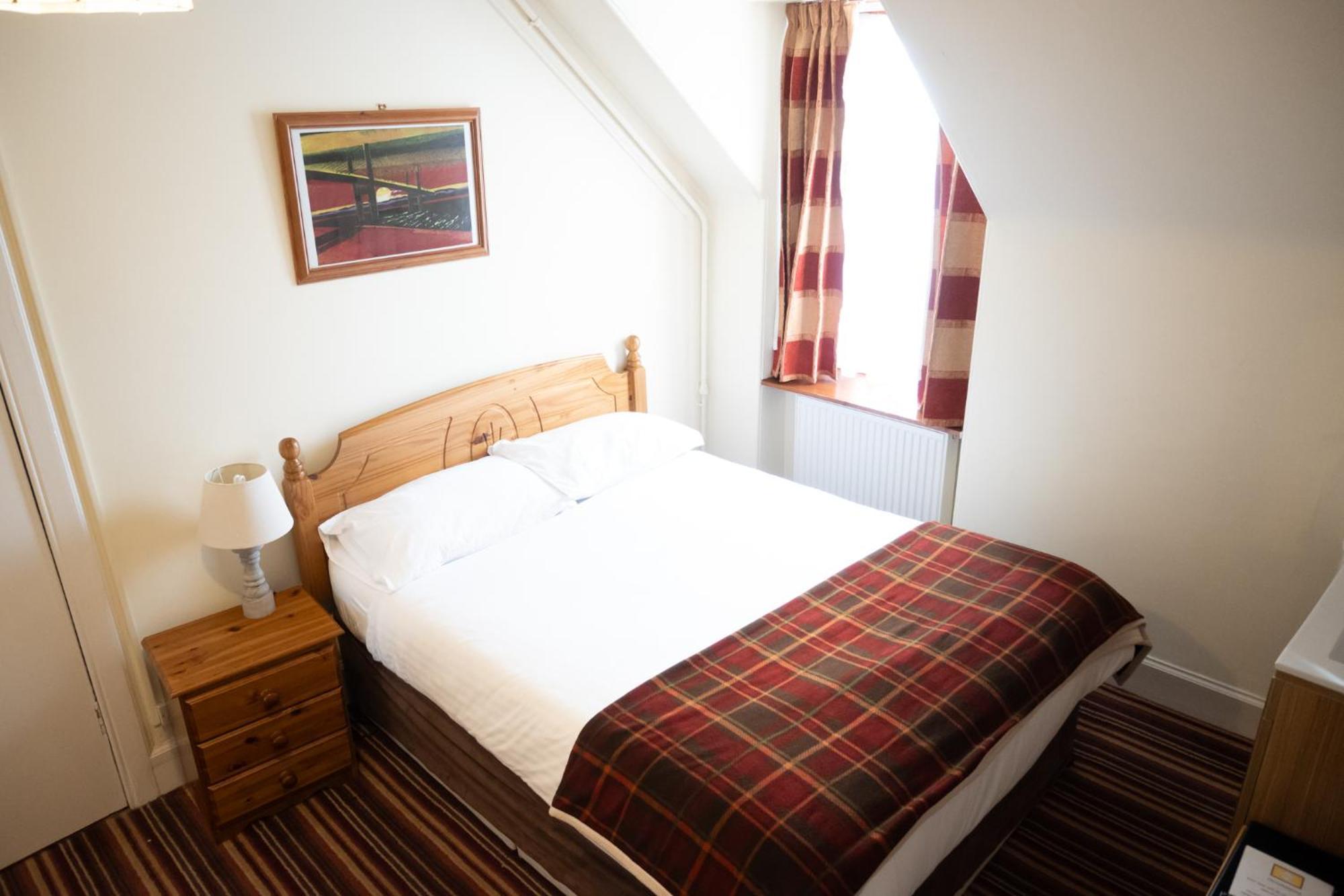 Ord Arms Hotel Muir of Ord Bagian luar foto